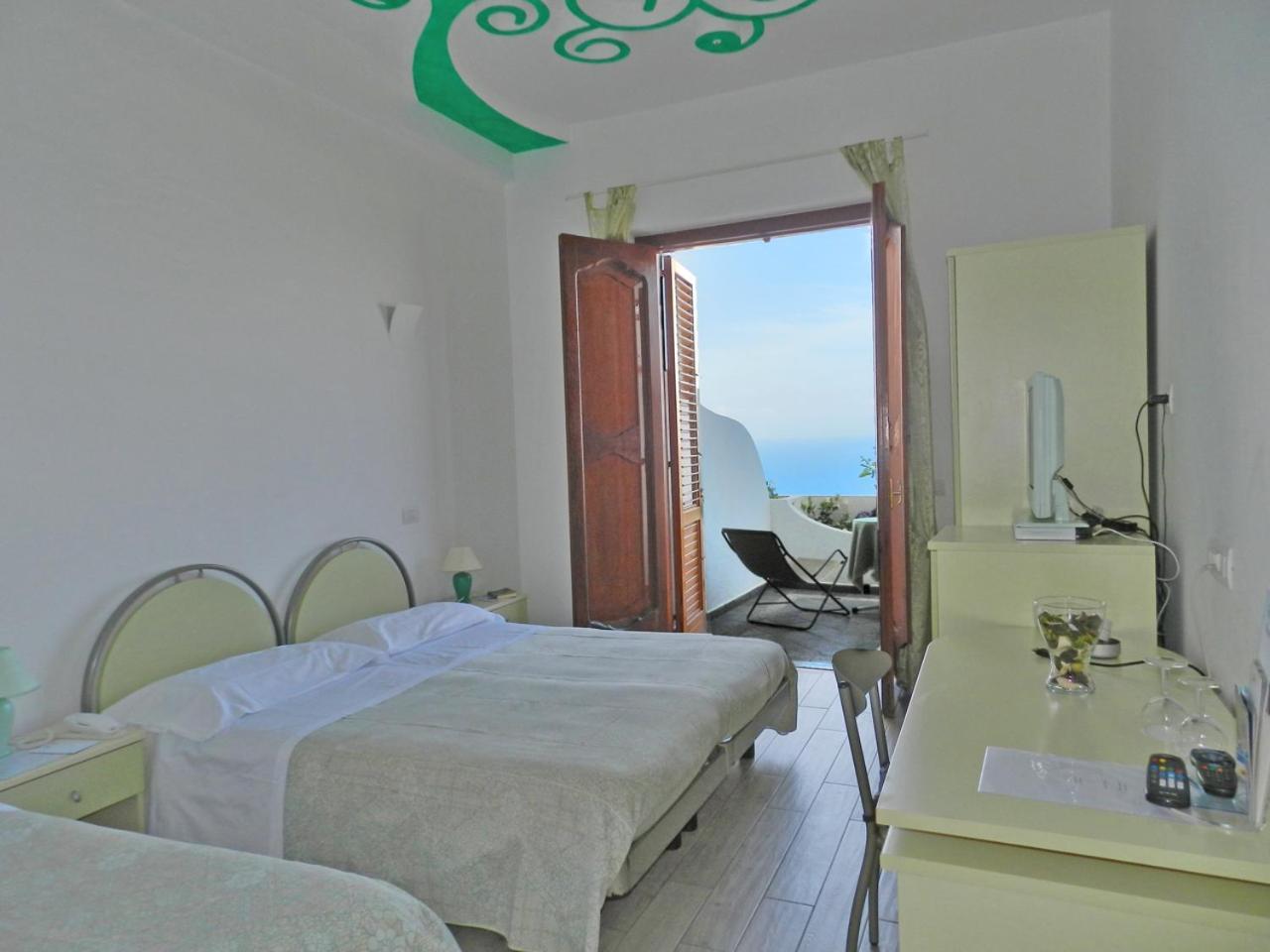 Hotel Holiday