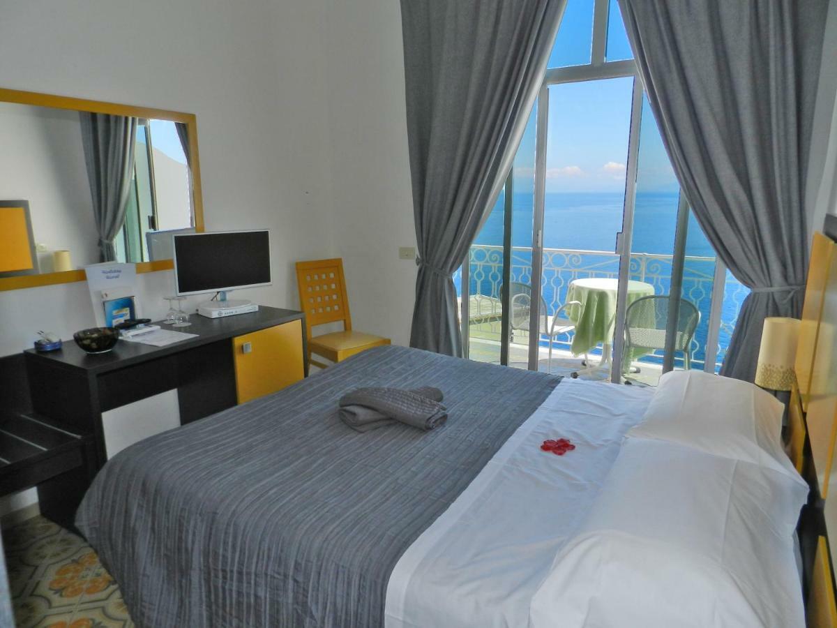 Hotel Holiday Hotel 3*