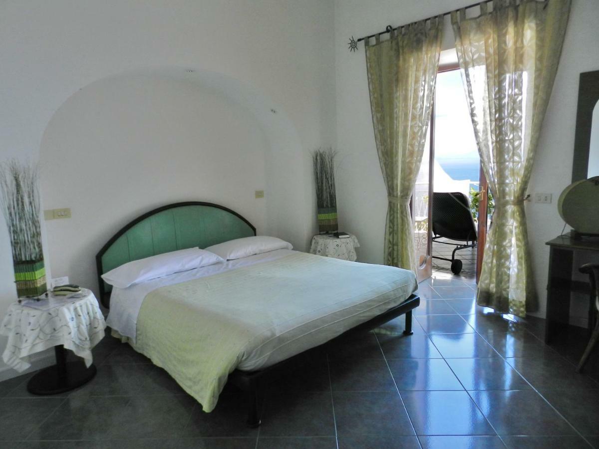Hotel Holiday 3* Praiano